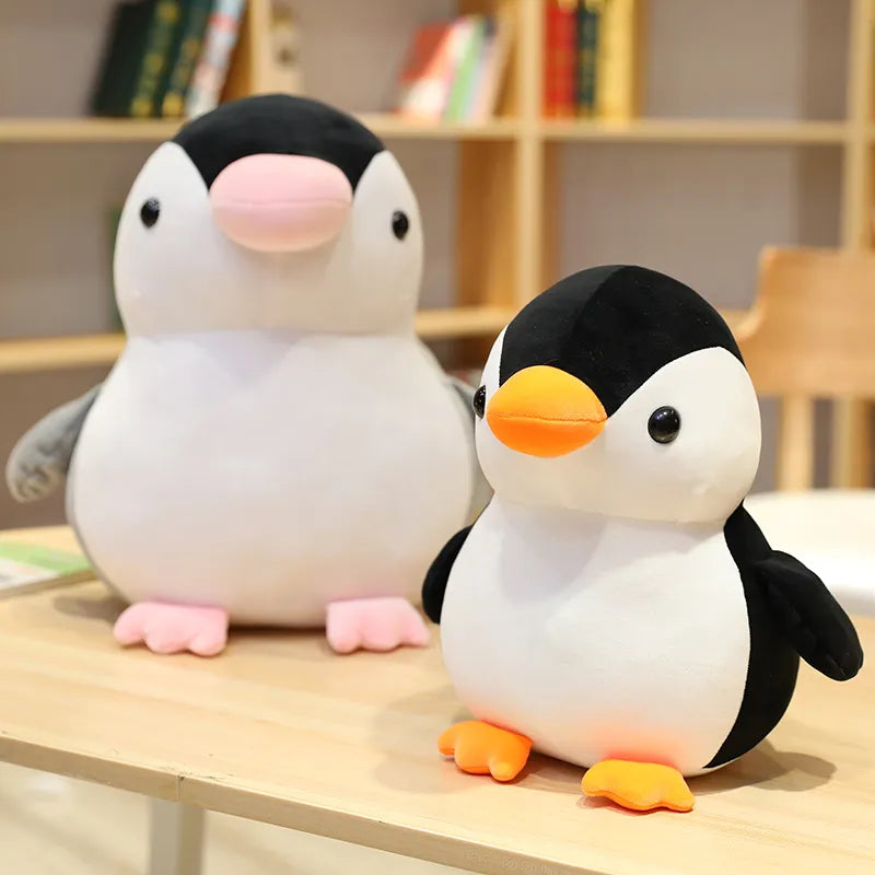 Pingüino con Pico Naranja Grande de Peluche_45 cm_2