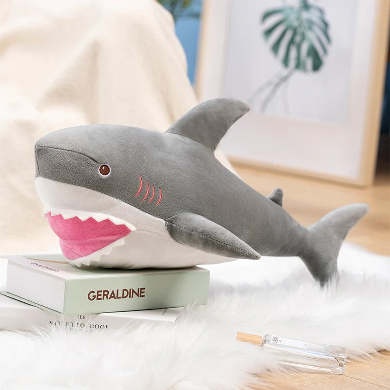 Tiburón con Colmillos Grande de Peluche_50 cm