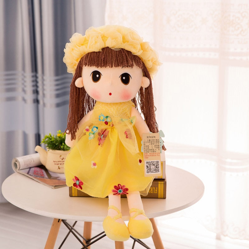 Muñeca Grande con Vestido Amarillo_60 cm